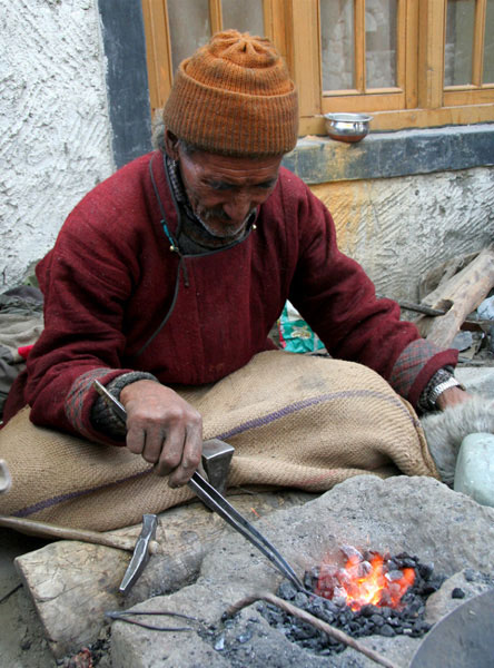 ladakh old man markha valley trek on a budget hike