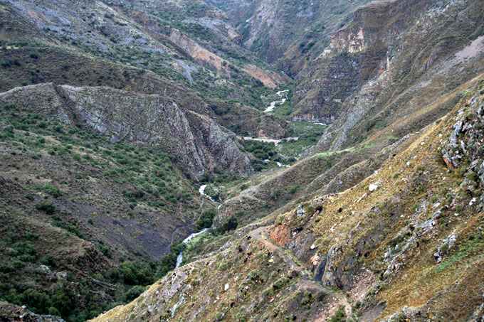 colca canyon backpacking in Peru. travel guide