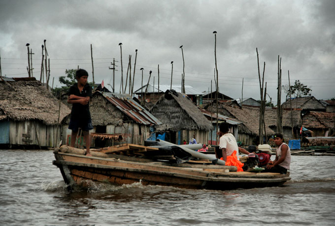 iquitos río barca mochilero por Perú. Guía de viaje