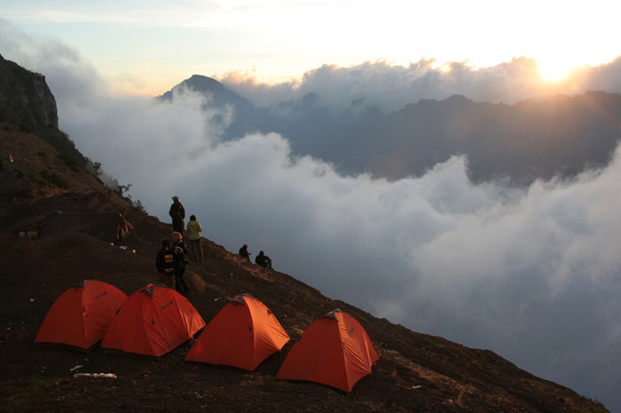 Impresionante campamento Trekking al monte rinjani