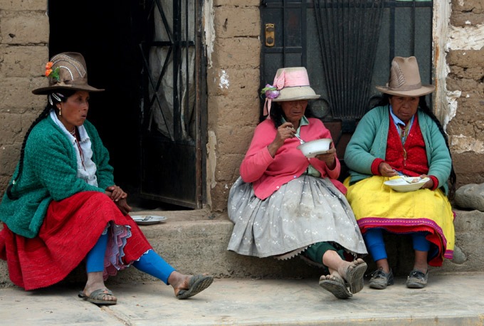 gente en huaraz Trekking de Santa Cruz sin guías