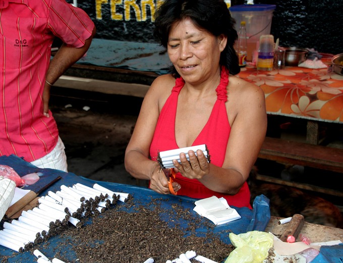 belen market tobacco Peruvian Amazon. How to get to Iquitos