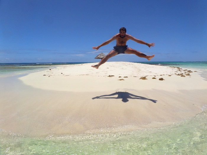 jumping morpion tobago cays backpacking in saint vincent and the grenadines