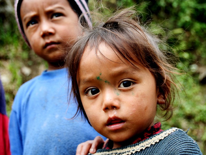 trekking al campo base del annapurna niños