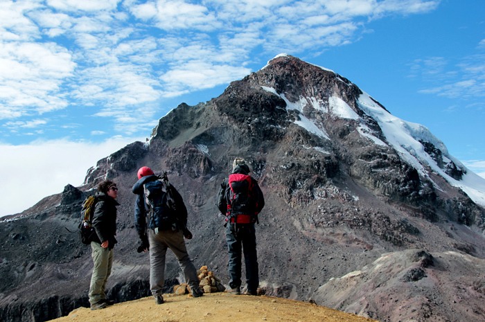 ecuador trekking climbing the iliniza norte