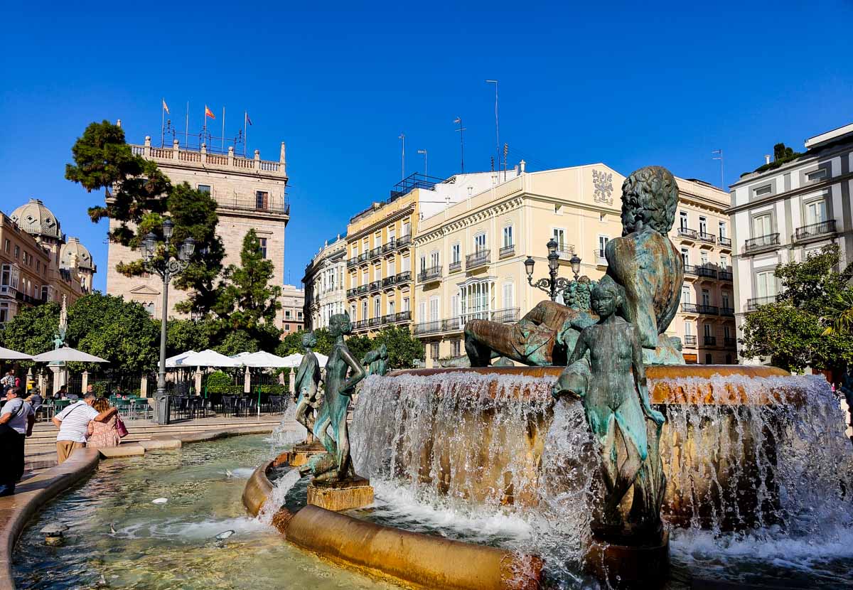 Cosa vedere a Valencia in 3 giorni: Plaza de la Virgen